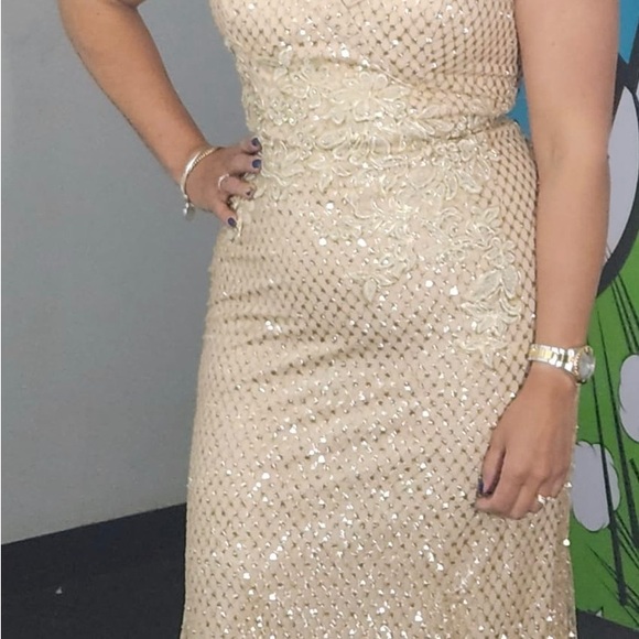 Long Gold formal dress - Picture 2 of 5